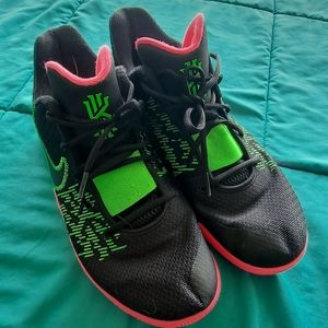 Nike Kyrie Flytrap 2 (Size 12)